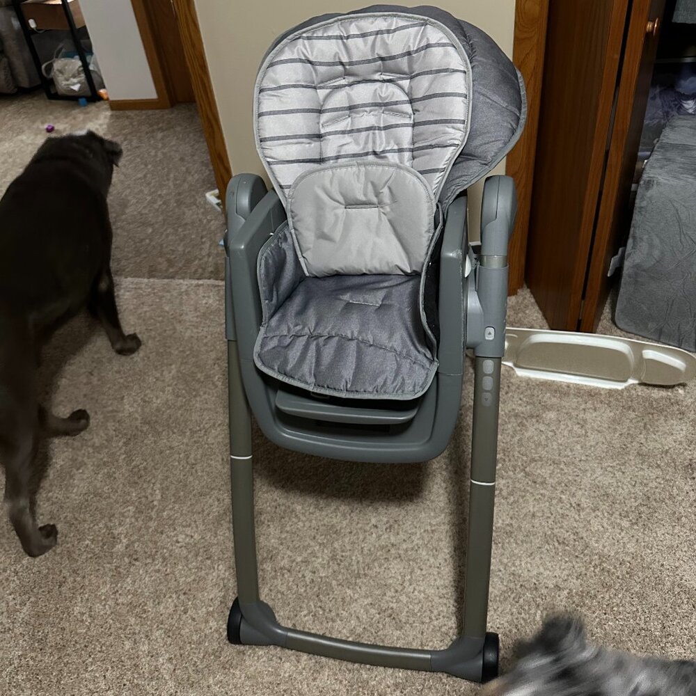 HIGH CHAIR